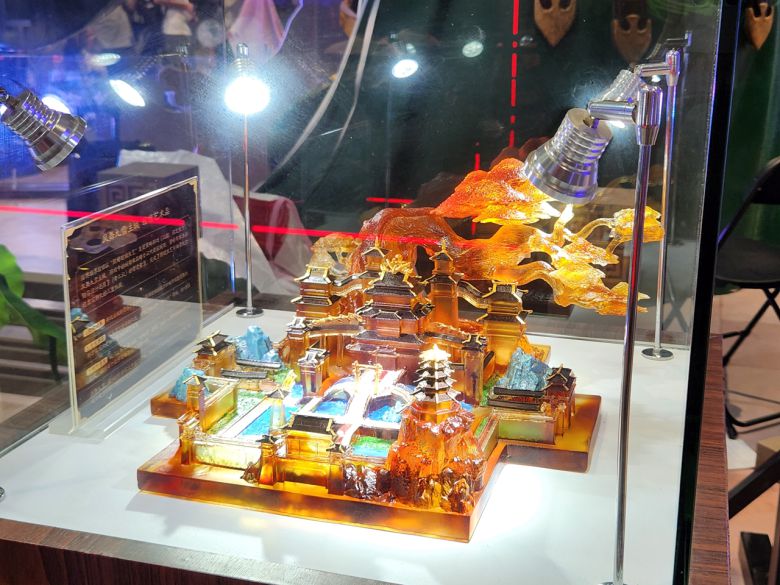 - 고퀄리티의 스태츄