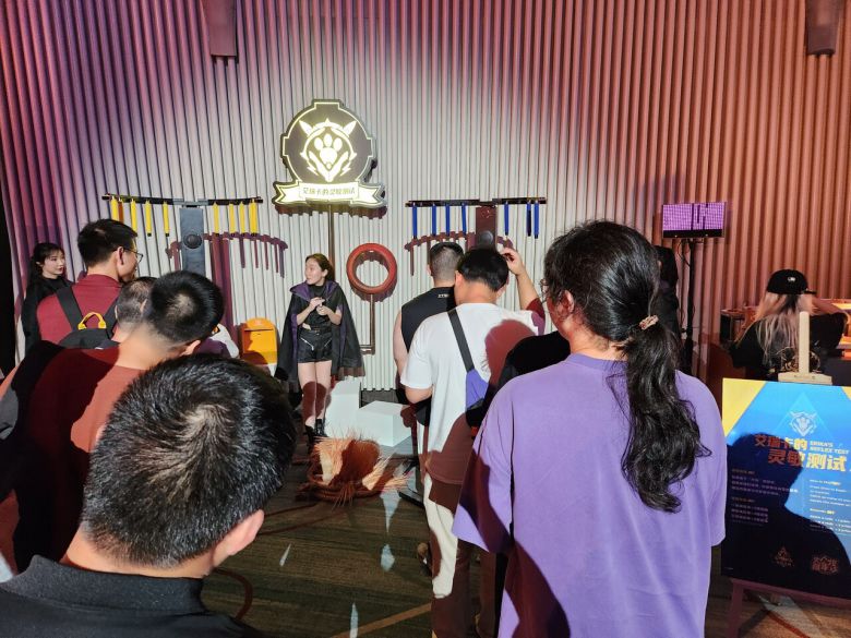 - 미니게임을 즐기는 모습이 재밌어 보인다