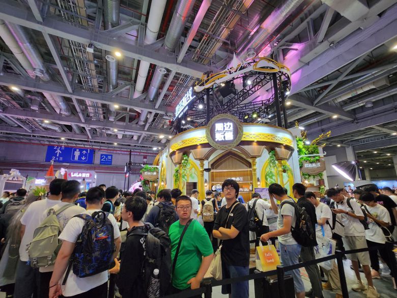 - 벽람항로의 중국 내 인기가 엄청나다