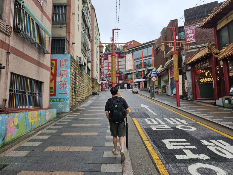 - 행사장 내부를 모두 구경했으면 차이나 타운으로 발길을 옮기자