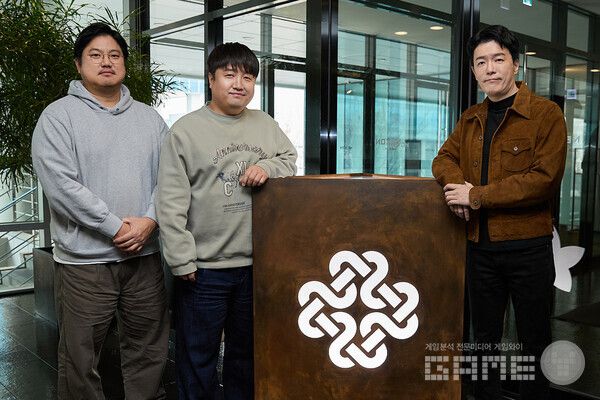 (왼쪽부터) 넥슨 최원준 라이브본부장, 민경훈 마비노기 디렉터, 데브캣 김동건 대표