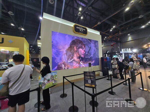 2025 플레이엑스포, 스마일게이트 스토브 부스 / 게임와이 촬영