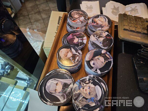 특전으로 받을 수 있는 8개의 코스터 / 게임와이 촬영