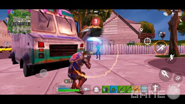 사실 숨을 곳이 많지 않다.