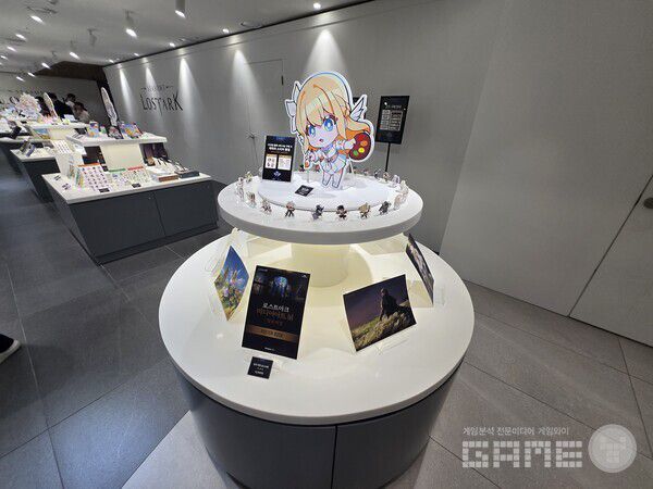 로스트아크 미디어아트 전시회 '빛의 여정' 현장 / 게임와이 촬영