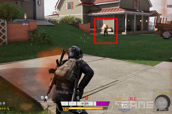 좀비와 이용자가 비슷한 시기에 나타날 수도 있다. 배그처럼 '어디서 쐈지?'하는 느낌으로 죽을 때가 많다.