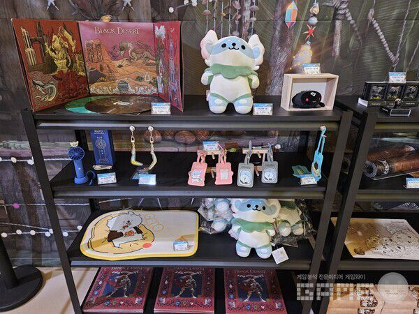 팝업스토에서 만나볼 수 있는 검은사막 굿즈 / 게임와이 촬영