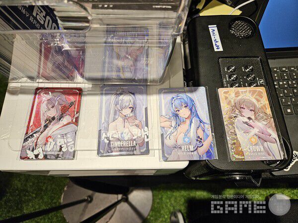 룰렛을 돌리면 해당 캐릭터들의 포토 카드도 획득할 수 있다 / 게임와이 촬영