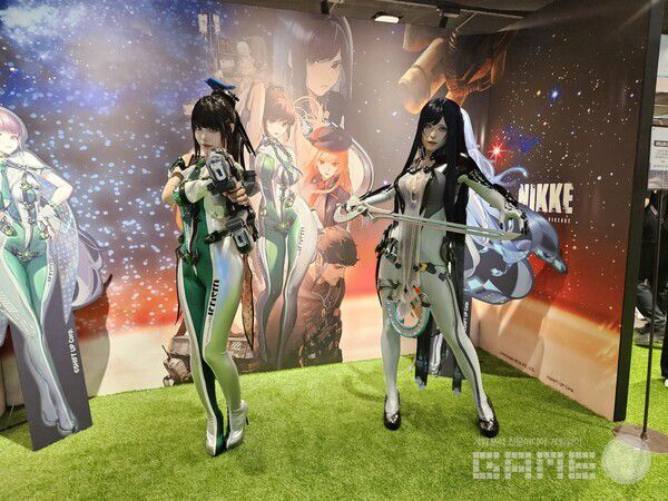 스텔라 블레이드의 코스어도 현장에서 만나볼 수 있었다 / 게임와이 촬영