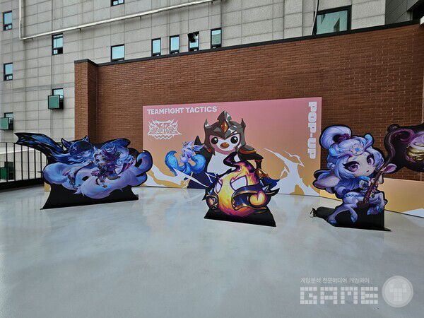 옥상이라 볼 수 있는 4층에는 간단한 포토존이 마련되어 있다 / 게임와이 촬영