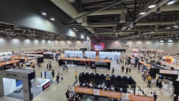 일반 서브컬처 행사였다면 가볍게 즐기기에 좋았으나, 원더페스티벌의 주제를 생각해 봤을때에는 확실히 부족함이 느껴졌다 / 게임와이 촬영