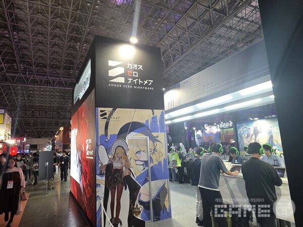 스마일게이트 도쿄게임쇼 2025 카제나 미래시 부스 /게임와이 촬영