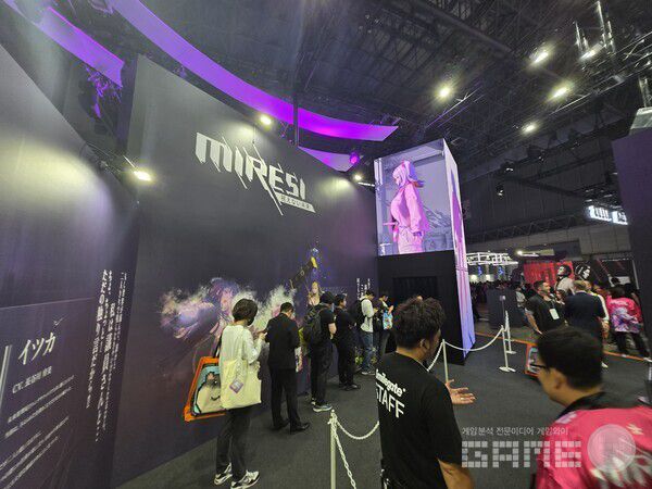 스마일게이트 부스 '미래시' 시연 현장 / 게임와이 촬영