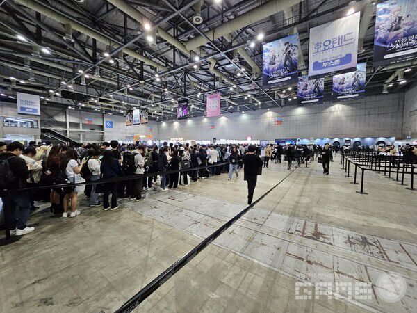 원신은 뭐 말할 필요가 없을정도 / 게임와이 촬영