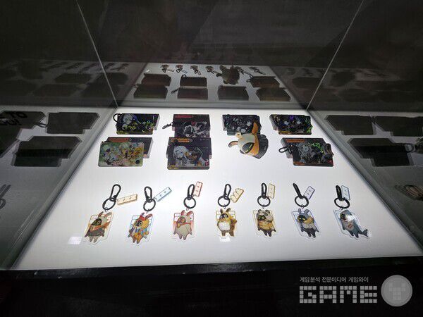 젠레스 존 제로의 호요랜드 한정 키링도 잘나와 많은 인기를 끌었다 / 게임와이 촬영