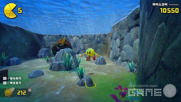 물 속으로 잠수도 가능하다