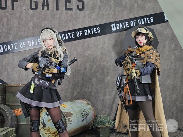 인기 코스어들이 무대에 오른만큼 방문객들의 큰 관심을 받았다 / 게임와이 촬영