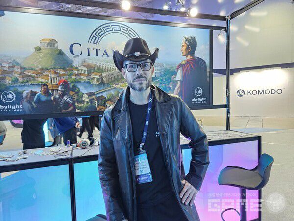 개발자는 로마 시대 배경이나 건설 시뮬레이션 장르를 좋아한다면 시타델럼이 취향에 맞을 것이라 말했다 / 게임와이 촬영