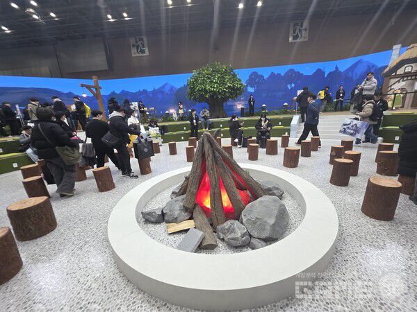 게임 속 모닥불을 잘 표현했다. AGF 2025 넥슨 부스 /게임와이 촬영