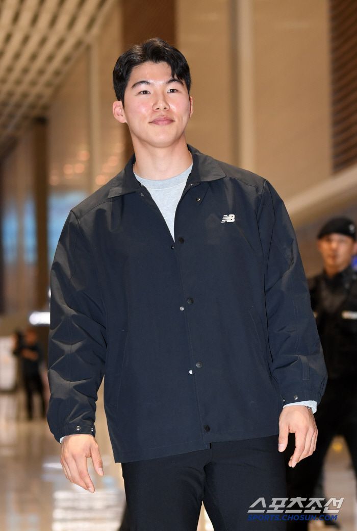LA 다저스 김혜성이 14일 인천국제공항을 통해 미국으로 출국했다. 인천공항=박재만 기자 pjm@sportschosun.com/2025.01.14/