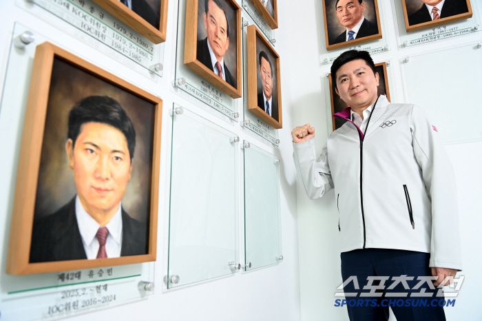 유승민 대한체육회장이 11일 서울 올림픽회관에서 진행된 스포츠조선과의 인터뷰에 앞서 포즈를 취하고 있다. 허상욱 기자 wook@sportschosun.com/2025.03.11/