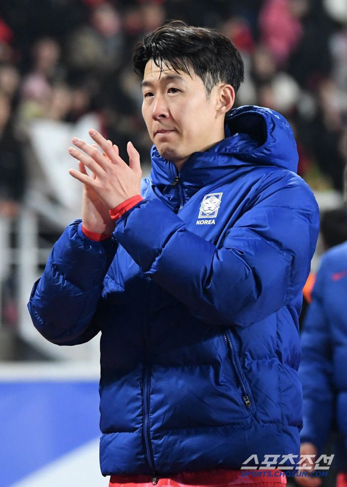 20일 고양종합운동장에서 열린 2026 FIFA 북중미 월드컵 아시아지역 3차 예선 대한민국과 오만의 경기. 1대1 무승부로 끝나자 대한민국 손흥민이 아쉬워하고 있다. 고양=박재만 기자 pjm@sportschosun.com/2025.03.20/