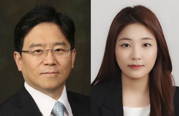 윤영섭 교수(왼쪽)와 정초로미 박사과정생