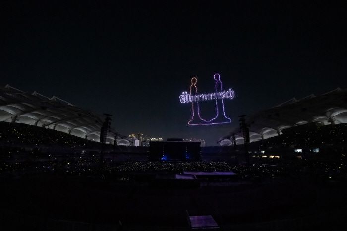 지드래곤이 29일과 30일 경기도 고양종합운동장에서 단독 콘서트 '2025 월드투어 [위버맨쉬] 인 코리아'를 열고, 양일간 6만여 명의 관객들을 만났다. 사진 제공=갤럭시코퍼레이션