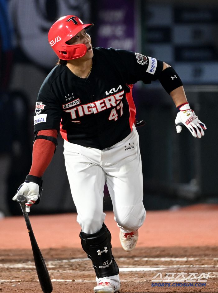 9일 부산 사직야구장에서 열린 KIA와 롯데의 경기, 3회초 1사 1루 KIA 나성범이 우월 2점홈런을 치고 있다. 부산=허상욱 기자wook@sportschosun.com/2025.04.09/