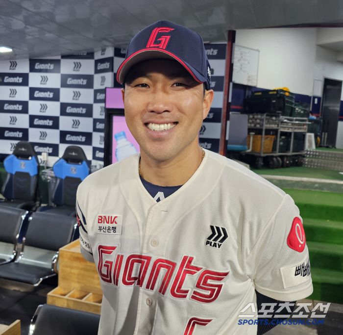 히어로 인터뷰에 임한 전준우. 김영록 기자