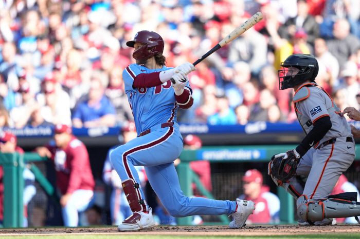 필라델피아 알렉 봄이 1회말 중월 3루타를 터뜨리고 있다. Imagn Images연합뉴스