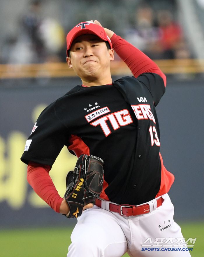 18일 잠실구장에서 열린 두산 베어스와 KIA 타이거즈의 경기. KIA 윤영철이 역투하고 있다. 잠실=박재만 기자 pjm@sportschosun.com/2025.04.18/