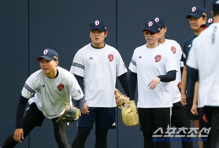 착한 후배들 덕분에 빠르게 두산에 녹아들고 있는 고효준.