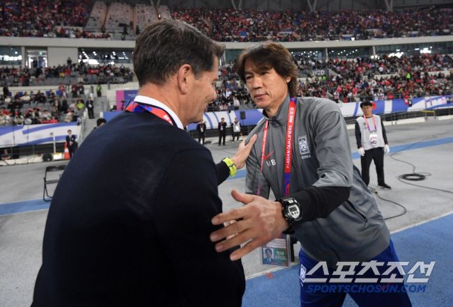 2026 FIFA 북중미월드컵 아시아 지역 3차 예선 B조 4차전 대한민국과 이라크의 경기가 용인미르스타디움에서 열렸다. 헤수스 카사스 이라크 감독이 경기를 지켜보고 있다. 용인=박재만 기자 pjm@sportschosun.com/2024.10.15/