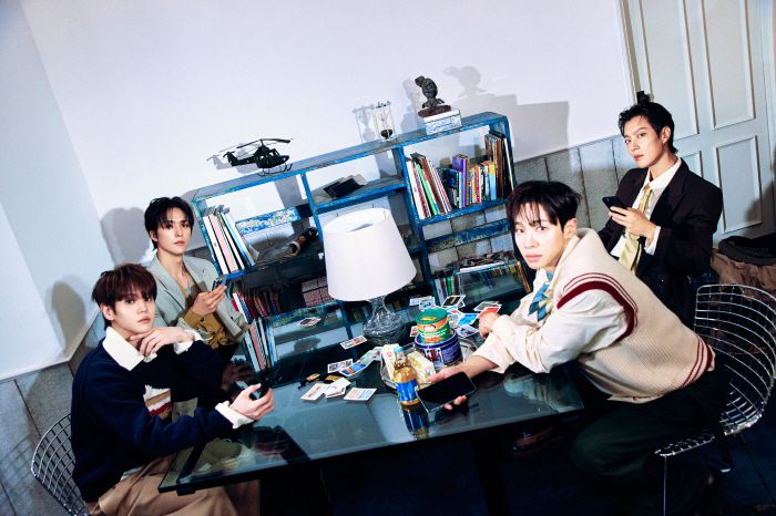 하이라이트. 사진 제공=어라운드어스