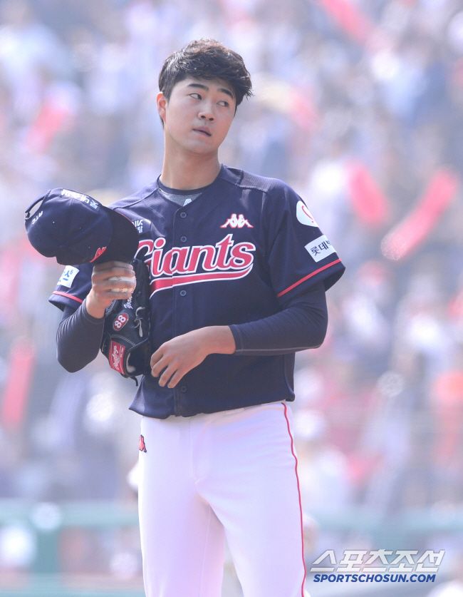 신인 시절 롯데 윤성빈. 스포츠조선DB