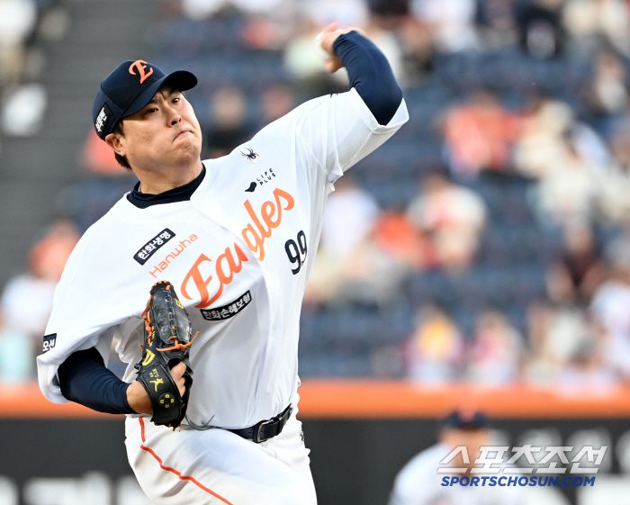 30일 대전한화생명볼파크에서 열린 LG와 한화의 경기, 한화 선발투수 류현진이 역투하고 있다. 대전=허상욱 기자wook@sportschosun.comm/2025.04.30/