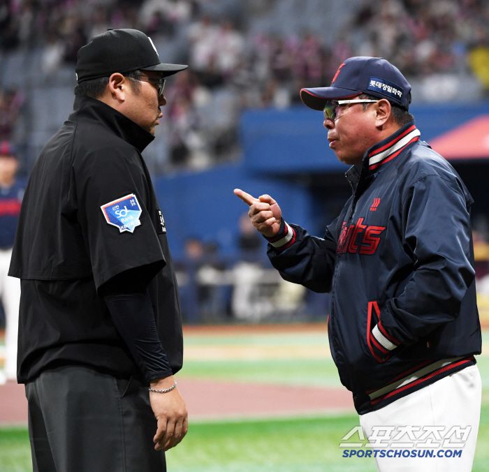 좌타자 스윙을 정확히 볼 수 있었던 김태형 감독까지 나와 어필했지만 번복은 없었다.