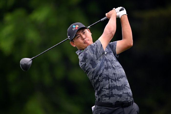 MCKINNEY, TEXAS - MAY 01: Si Woo Kim of South Korea plays his shot from the eighth tee during the first round of THE CJ CUP Byron Nelson 2025 at TPC Craig Ranch on May 01, 2025 in McKinney, Texas. (Photo by Orlando Ramirez/Getty Images for the CJ Cup)