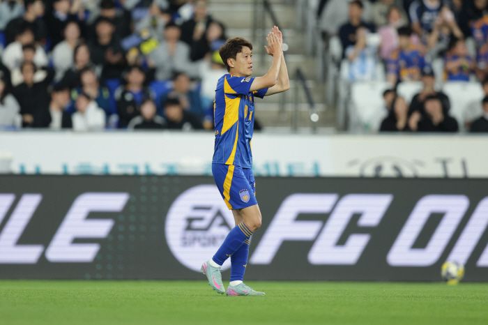 울산문수축구경기장/ K리그1/ 울산HDFC vs 광주FC/ 울산 이청용 득점/ 골 세레머니/ 사진 김정수