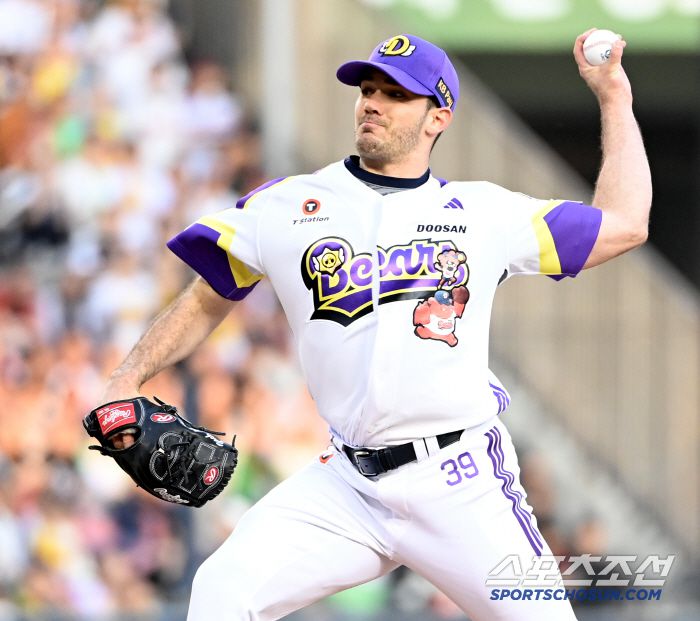 7일 잠실야구장에서 열린 LG와 두산의 경기, 두산 선발투수 잭로그가 역투하고 있다. 잠실=허상욱 기자wook@sportschosun.com/2025.05.07/