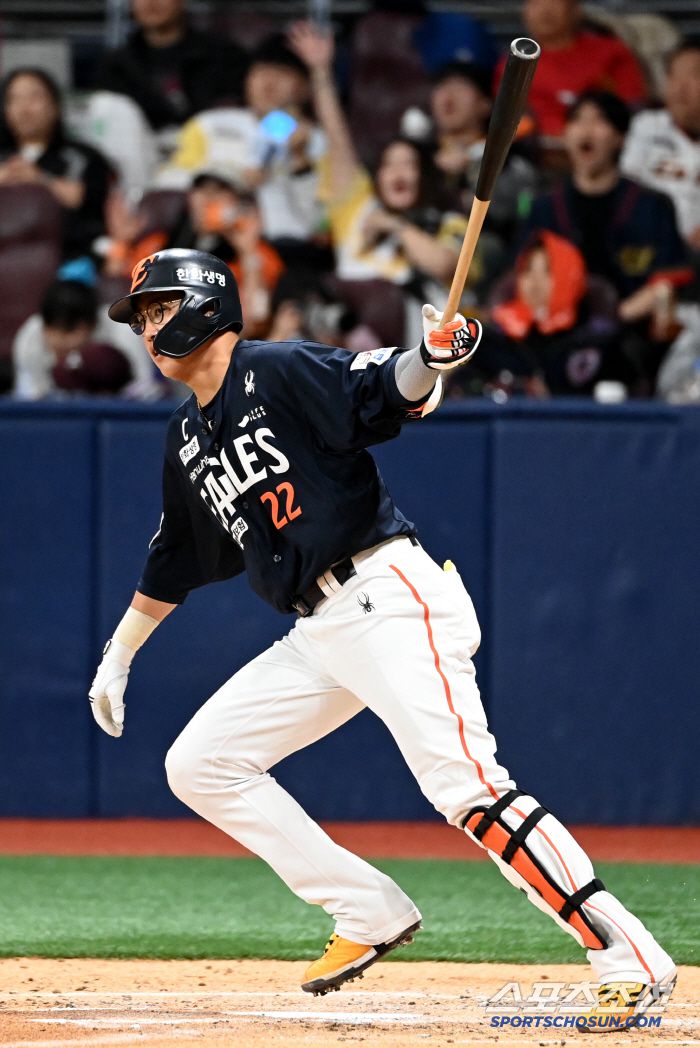 10일 고척스카이돔에서 열린 한화와 키움의 경기, 3회초 2사 1,2루 한화 채은성이 1타점 적시타를 치고 있다. 고척=허상욱 기자wook@sportschosun.com/2025.05.10/