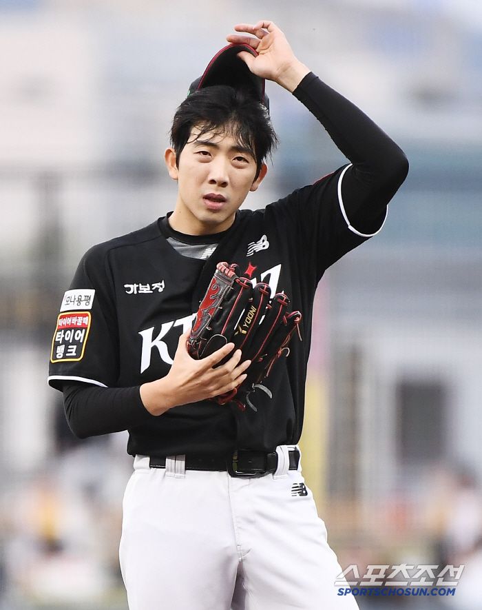 KT 오원석이 투구를 준비하고 있다. 광주=정재근 기자 cjg@sportschosun.com/2025.4.16/