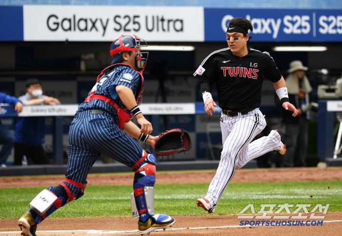잠실구장도 아니고 라이온즈파크에서 박동원이 1루에서 홈까지 내달렸다.