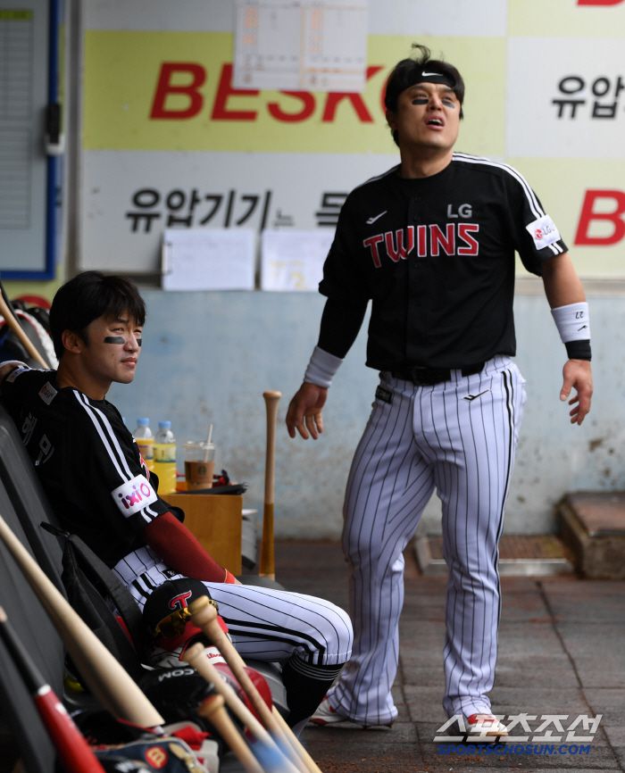 박해민도 아니고 박동원이 세 베이스를 내달린 장면은 인상적이었다.