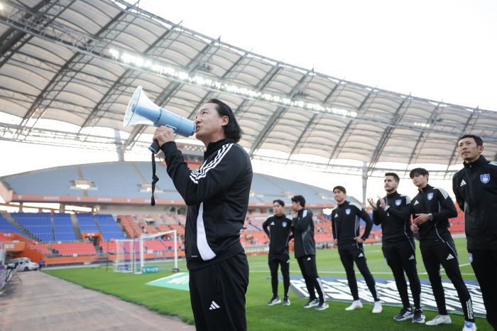 제주월드컵경기장/ K리그1/ 제주SKFC vs 울산HDFC/ 울산 김판곤 감독/ 팬들에게 이야기/ 사진 김정수