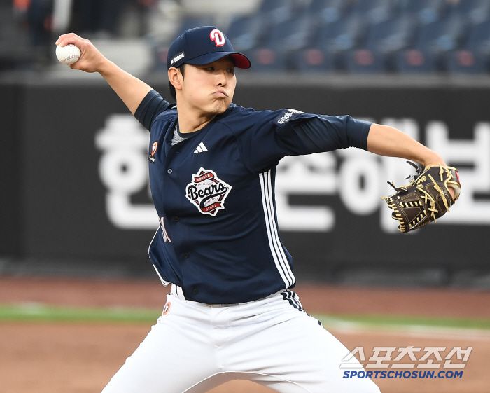 13일 대전 한화생명볼파크에서 열린 두산-한화전. 선발투수 최원준이 투구하고 있다. 대전=정재근 기자 cjg@sportschosun.com/2025..5.13/