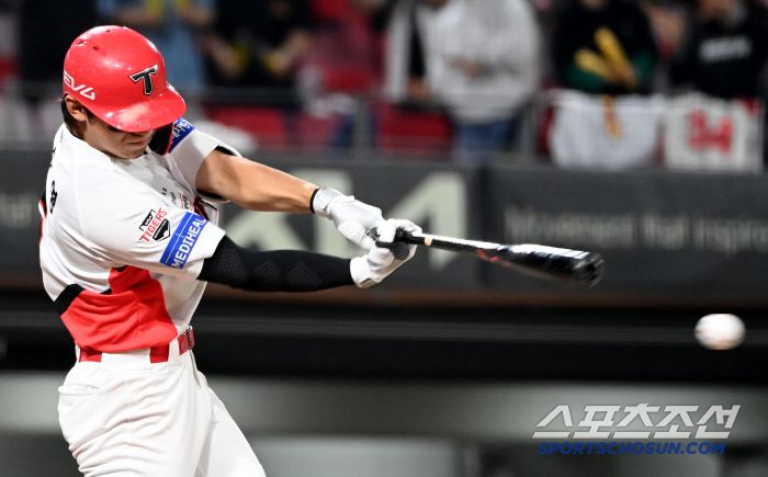 13일 광주KIA챔피언스필드에서 열린 롯데와 KIA의 경기, 8회말 KIA 김도영이 안타를 치고 있다. 광주=허상욱 기자wook@sportschosun.com/2025.05.13/