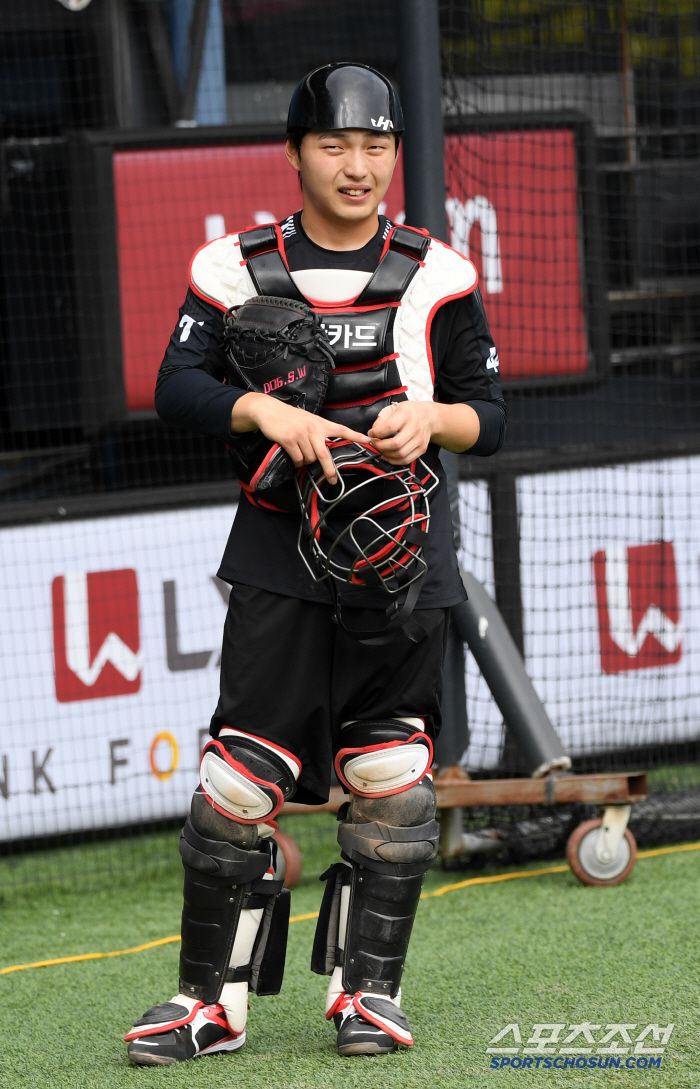 전날 데뷔 첫 안타를 쳤던 김성우.