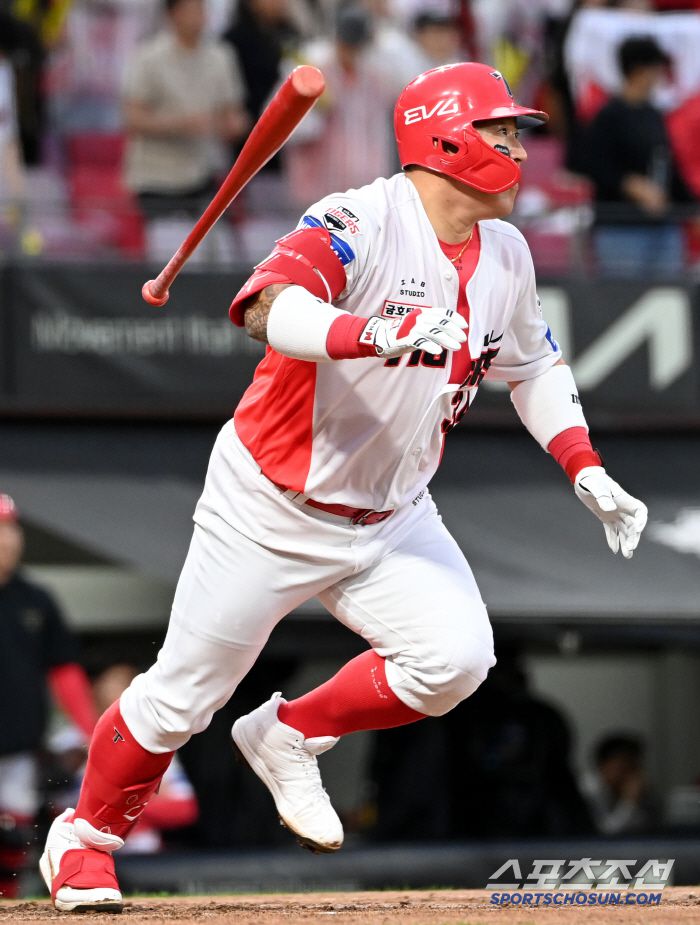 15일 광주KIA챔피언스필드에서 열린 롯데와 KIA의 경기, 2회말 KIA 최형우가 안타를 치고 있다. 광주=허상욱 기자wook@sportschosun.com/2025.05.15/